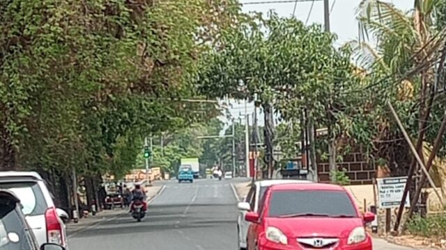 Maut Mengintai di Perempatan Jalbar Maros: Warga Soroti Lampu Lalu Lintas “Kucing-Kucingan” dan Desak Tindakan Tegas